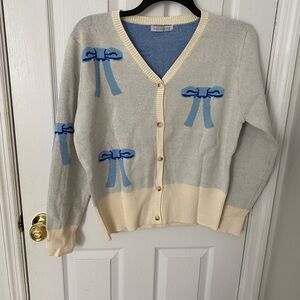 Women's Cream and Blue Cardigan Sweater New. Xl